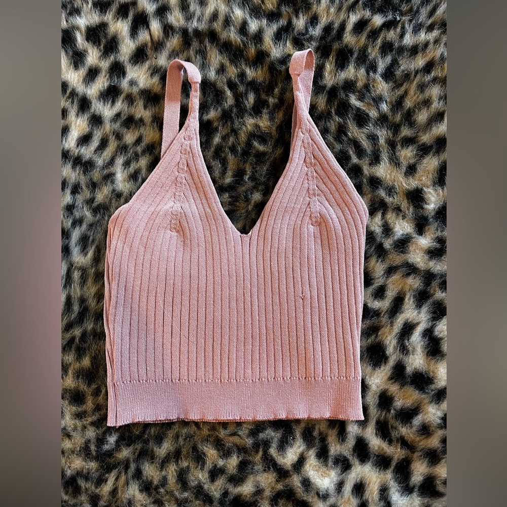 Sarah Cameron look like cropped tank